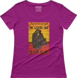 Chimpanzee-He loves me, he loves me not - Women's scoop neck T-shirt